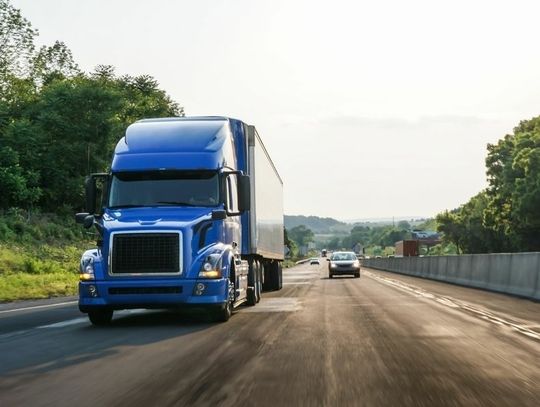 3 Driving Tips Every Professional Trucker Should Know