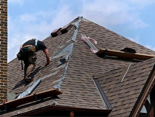 4 Home Maintenance Tasks To Leave to the Pros