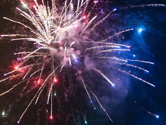 AVOID FIREWORK INJURY THIS INDEPENDENCE DAY