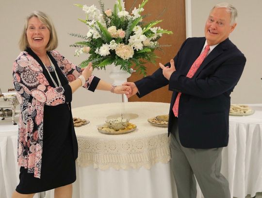 Cross Roads Baptist celebrates Pastor Vaughn during retirement reception