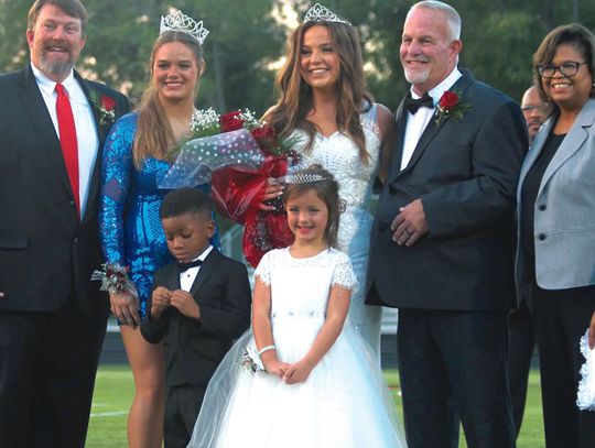 Holly White crowned Pelahatchie High School Homecoming Queen