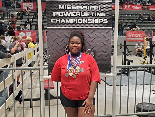 Pelahatchie High School students win weightlifting championship