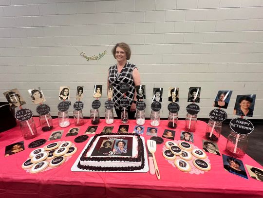 Pelahatchie HS honors Mrs. Wendy Carter at retirement reception