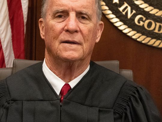 Rankin County Court Judge Kent McDaniel takes oath of office