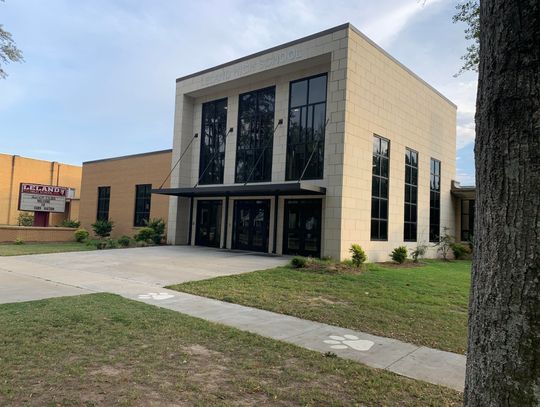 School  Choice  in  the  Delta:  Navigating  Opportunity  and  Risk  in  Mississippi’s  Next  Education  Debate