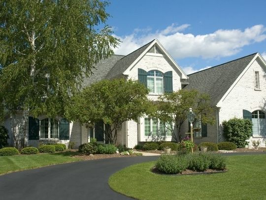 Why Asphalt Is the Best Choice for Paving Driveways