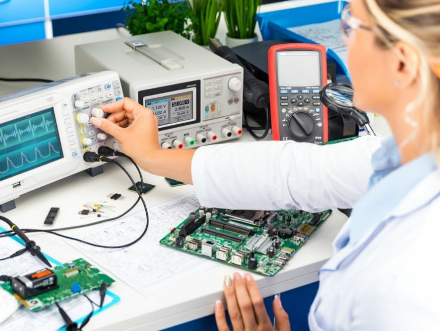 Benefits of Using an Oscilloscope and How It Works