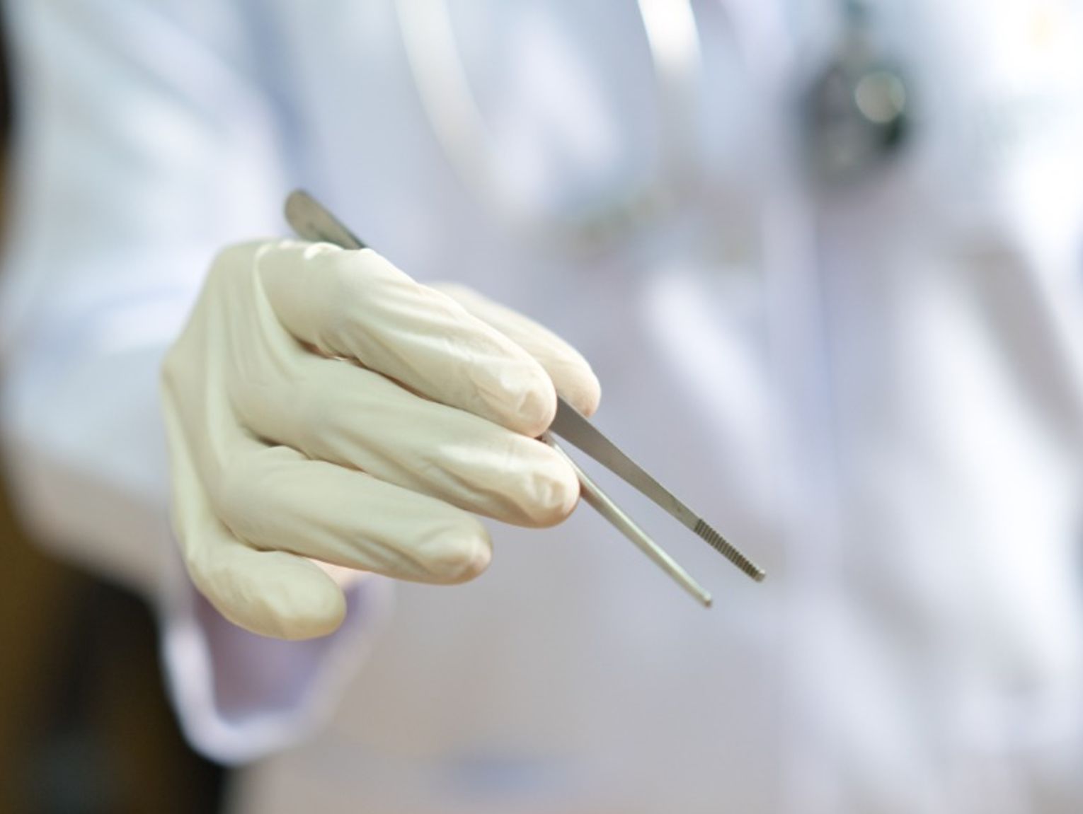 What You Need To Know About Thumb Forceps