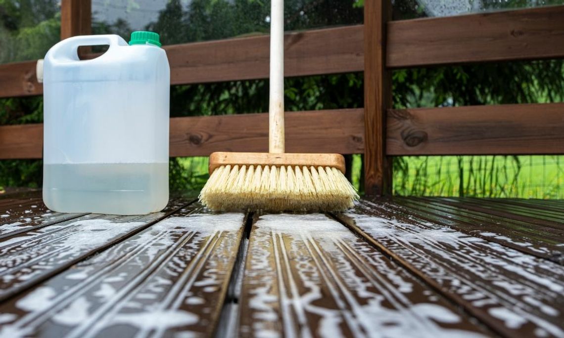 3 Must-Know Cleaning Tips for Decks or Patios