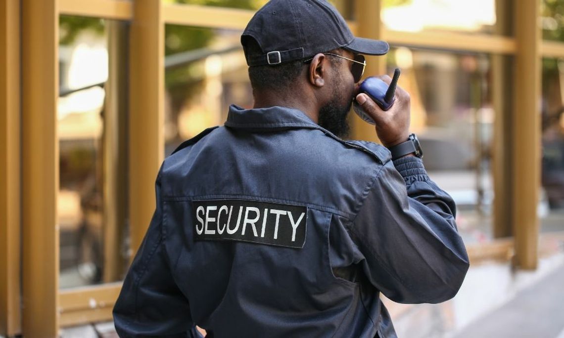 6 Must-Have Items When Working as a Security Guard