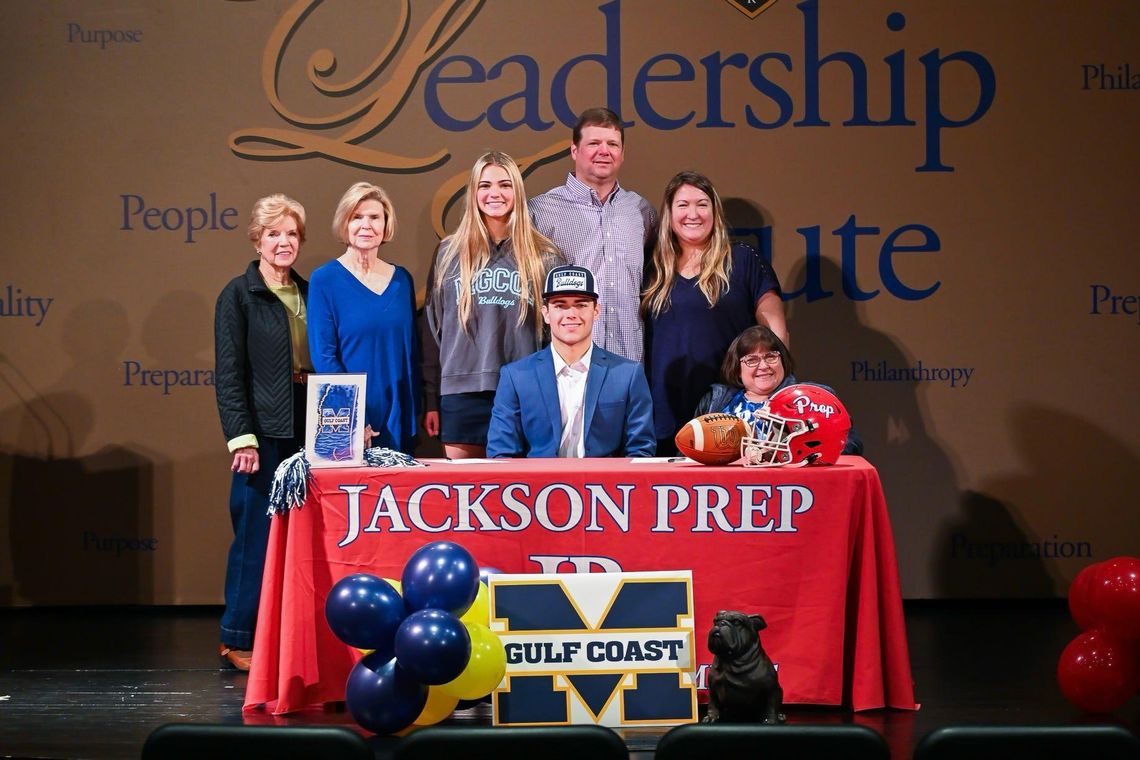 Adams signs to play with MGCCC
