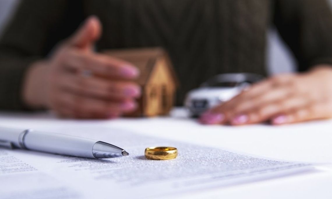 Challenging Decisions To Make During a Divorce