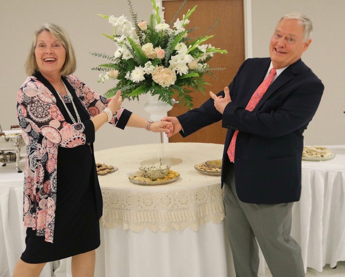 Cross Roads Baptist celebrates Pastor Vaughn during retirement reception