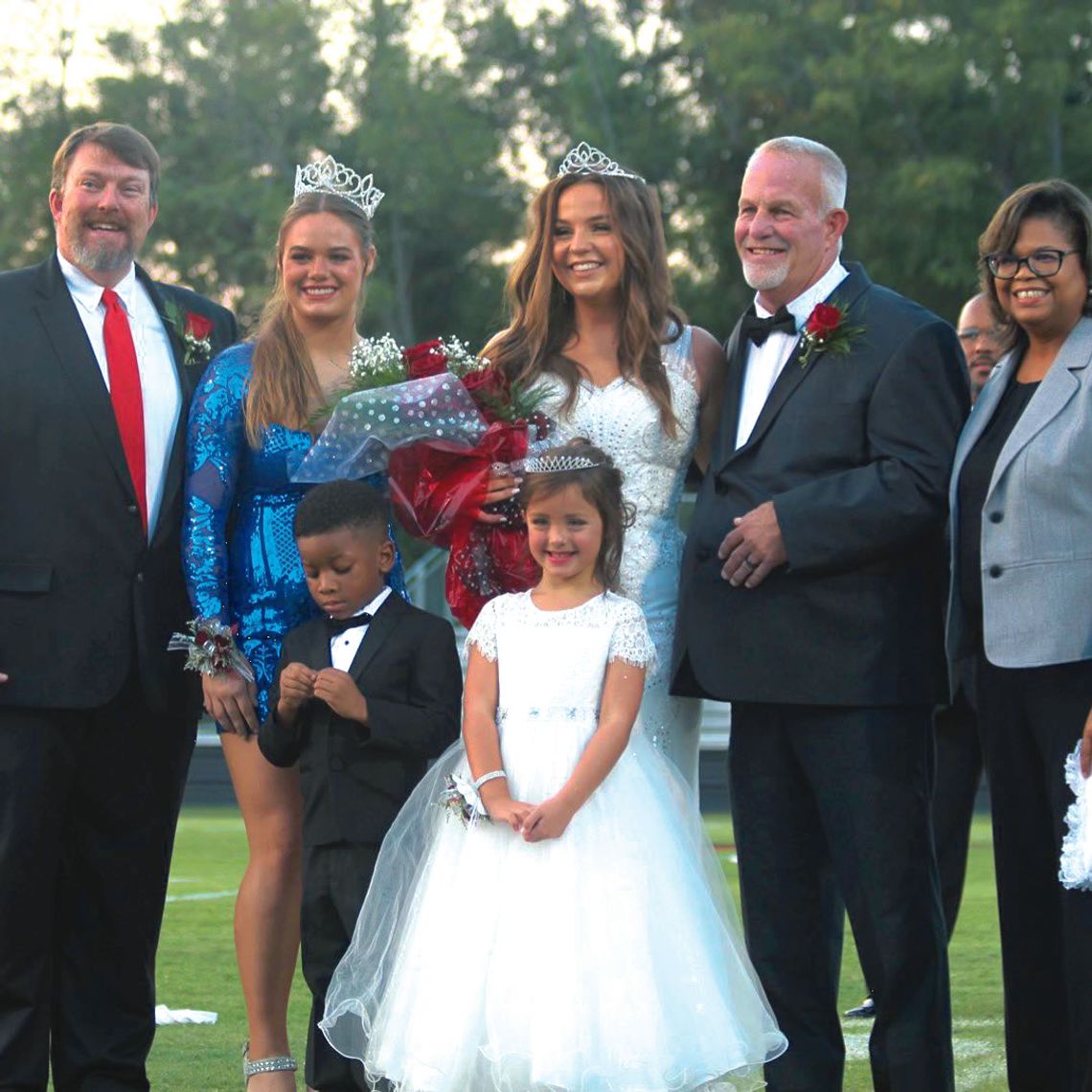 Holly White crowned Pelahatchie High School Homecoming Queen