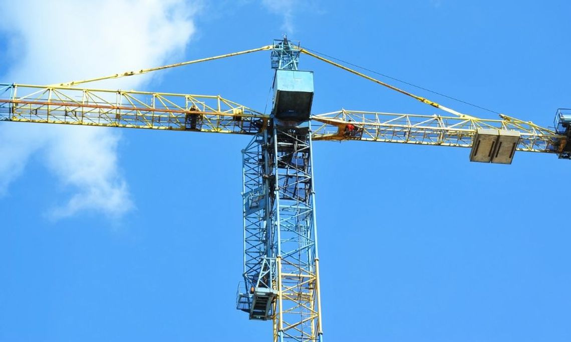 How Cranes Revolutionized Modern Construction