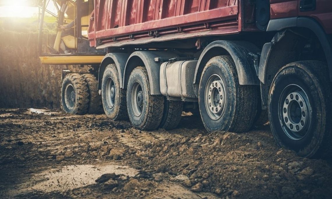 Important Considerations for Choosing a Dump Truck