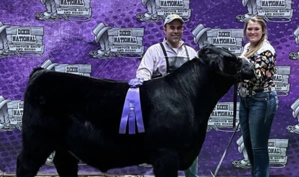 Lindsey participates in Livestock Showdown