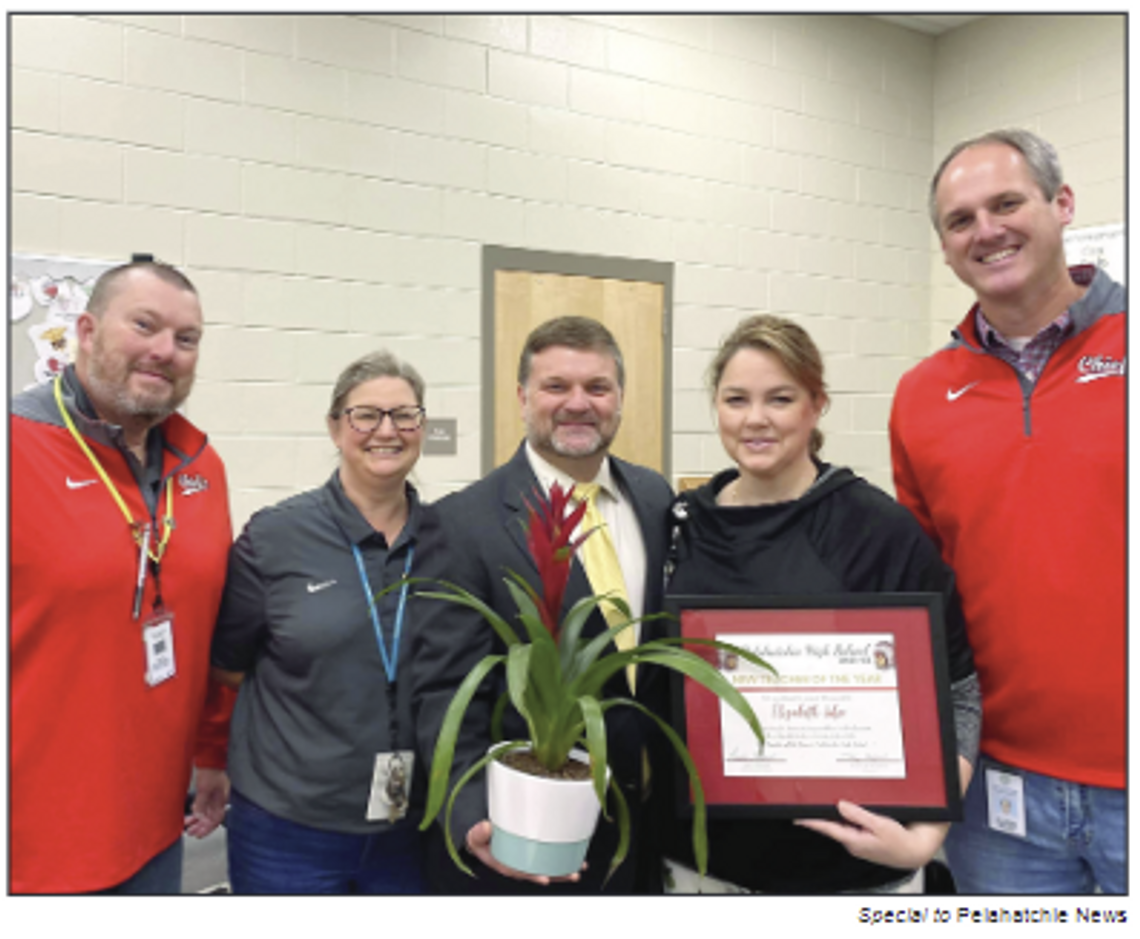 Luker named Pelahatchie High School New Teacher of the Year