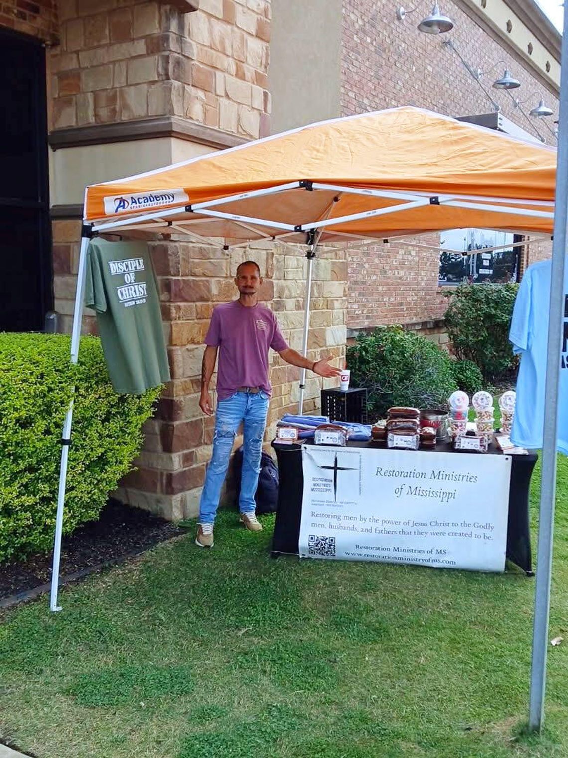 Pelahatchie Farmer’s Market features  Restoration Ministries & Bark Boutique