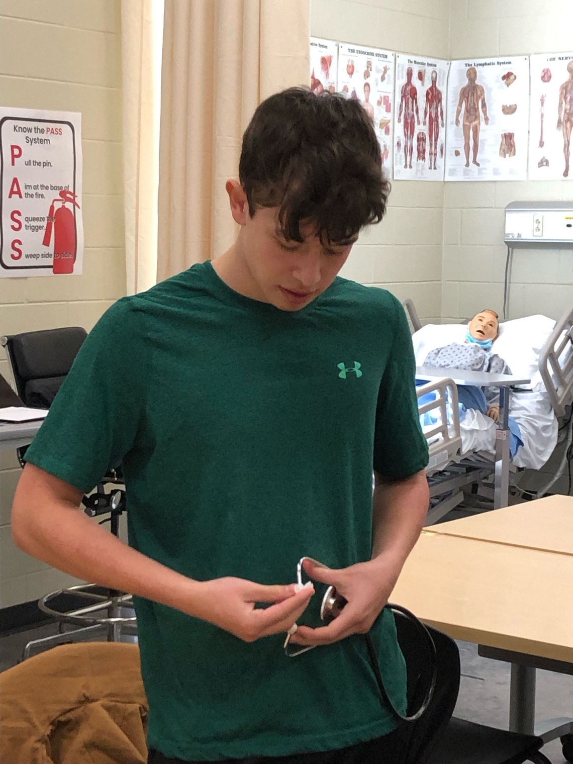 Pelahatchie HS Health class takes vital signs hands on