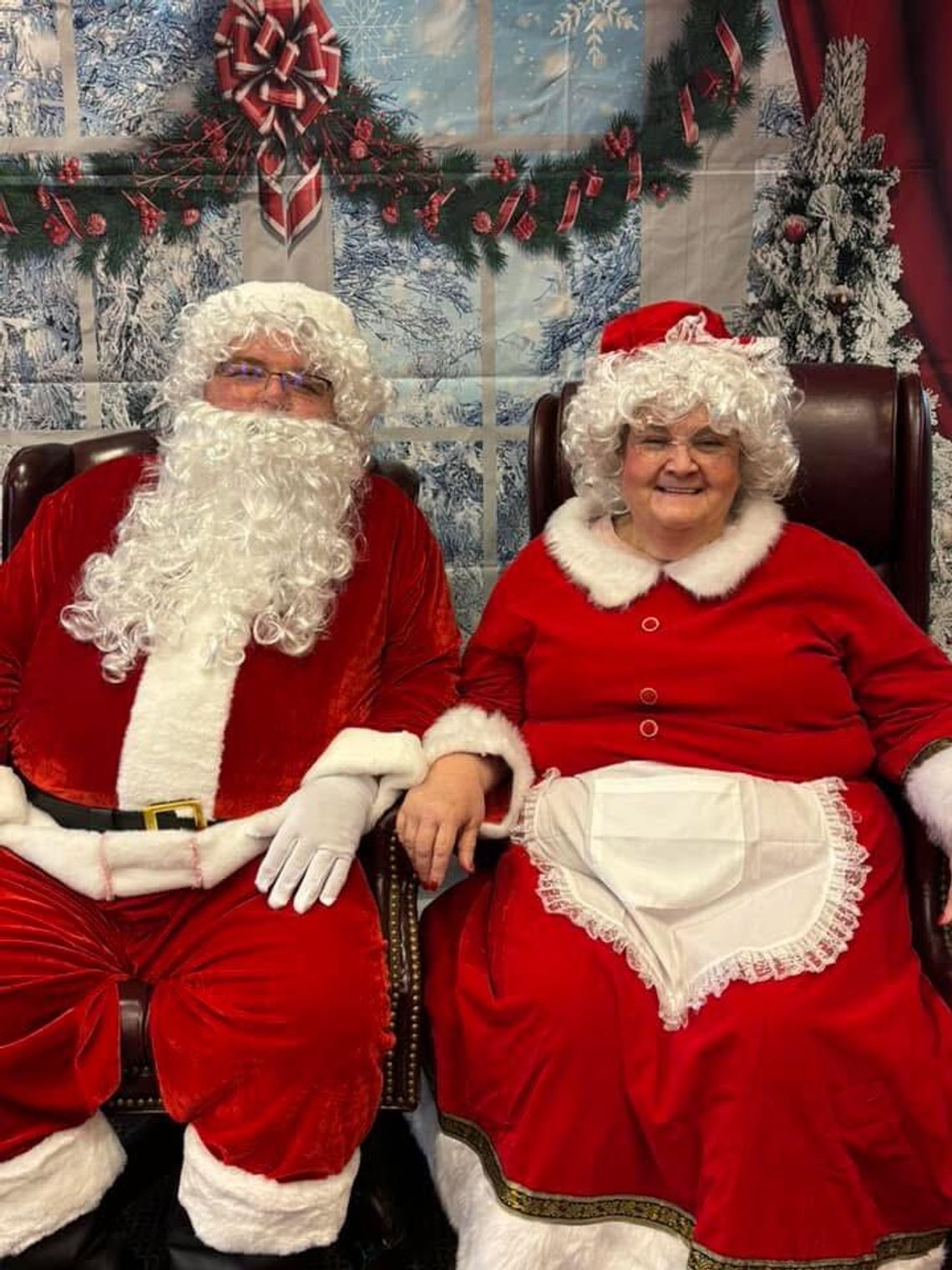 Phillips’ family supports Pelahatchie VFD as Christmas helpers Phillips’ family supports Pelahatchie VFD as Christmas helpers