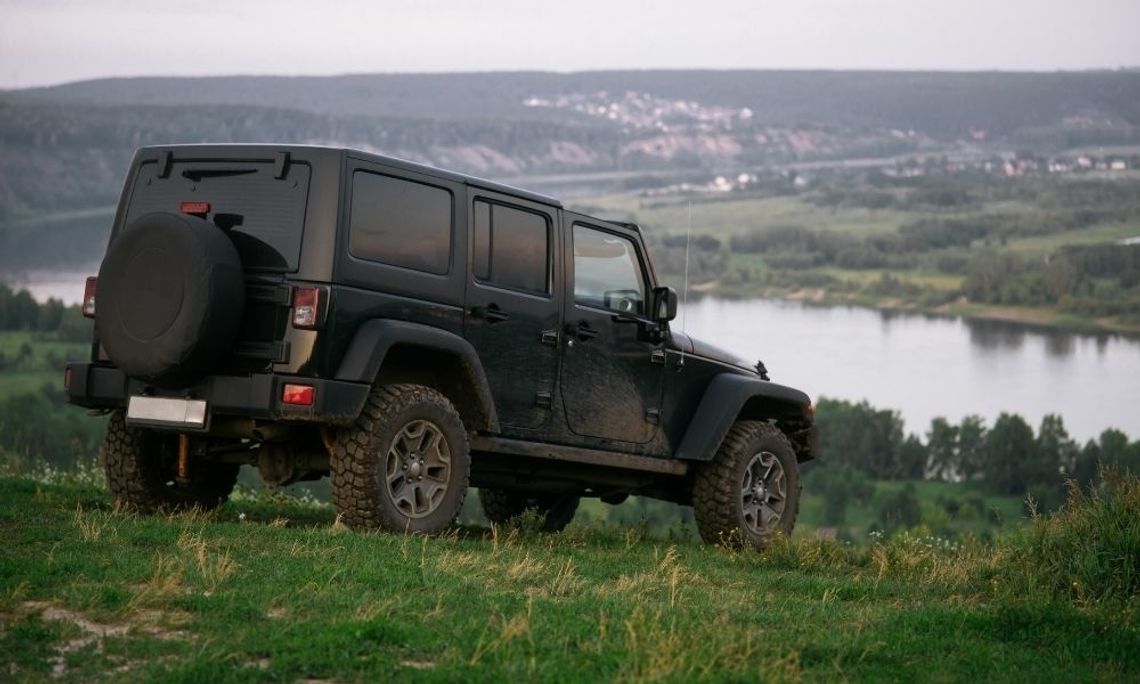 Soft Top vs. Hardtop: Which Jeep Is Better?