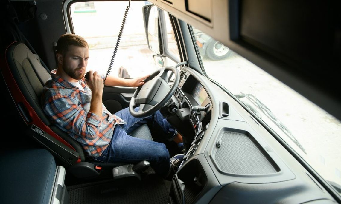 Top Safety Tips for New Semitruck Drivers