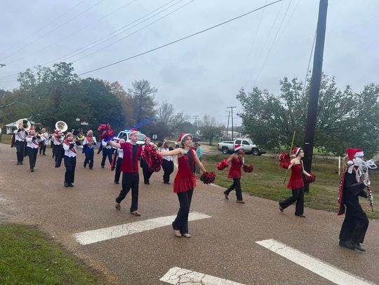 Pelahatchie celebrates the season with Christmas Parade